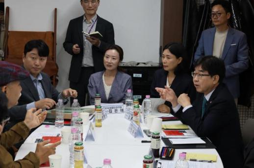 인태연 이사장, 성수서 소공인 기술보존·제조혁신 위한 의견 청취