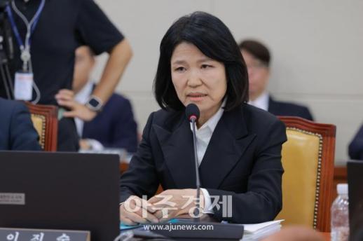 [포토] 의사진행 발언하는 이진숙 의원