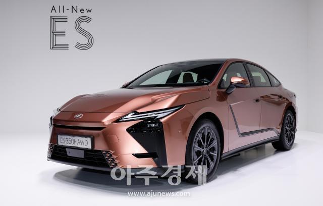 لكسوس كوريا تطلق سيارة ES الجديدة كلياً... الكشف عن نموذج هجين ES 350h AWD