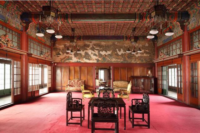 Nội thất điện Huijeongdang
Ảnh Cục Di sản Quốc gia Hàn Quốc Cơ quan Quản lý Cung điện và Lăng tẩm Hoàng gia cung cấp