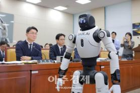 Triển khai robot tuần tra 4 chân tại công viên, đưa vào sử dụng 20 robot humanoid trong ngành bán dẫn và đóng tàu