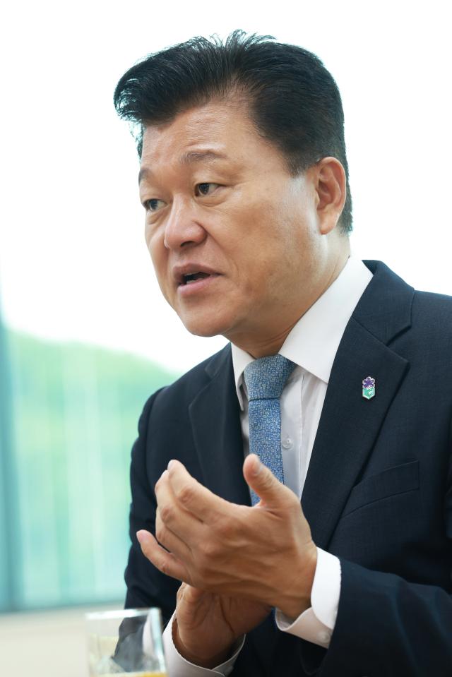 신용한 지사 사진충북도