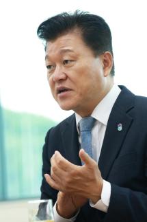 신용한 충북지사, AI 이니셔티브 선포...5대 분야 60개 사업에 2조원대 투자