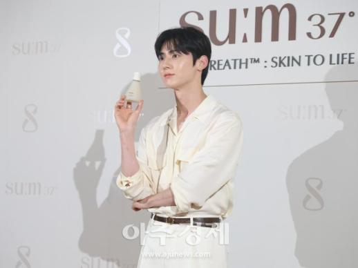 [포토] 황민현, 훈훈한 미소