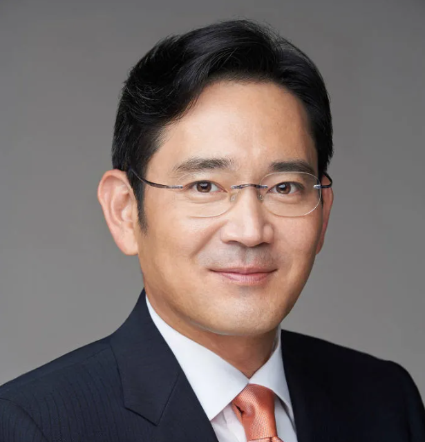 Samsung chief Lee to receive $1.9 billion in shares from mother