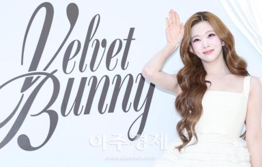 [포토] 츠키, 깜찍한 토끼 포즈