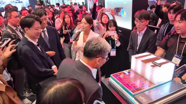 Samsung shows full AI chip stack as CXMT rattles memory stocks