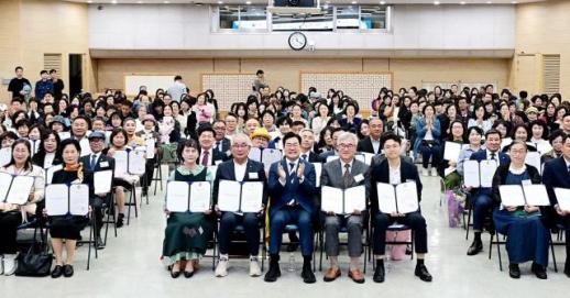 박찬대 인천시장 여러분 한 분 한 분이 인천의 자랑...모범선행시민 격려