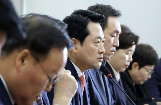 국민의힘, 與 신천지 집단 입당…당원 명부 압수수색해야