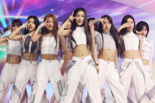 李秀满时隔三年重返韩国乐坛 新女团出道曲登顶音源榜