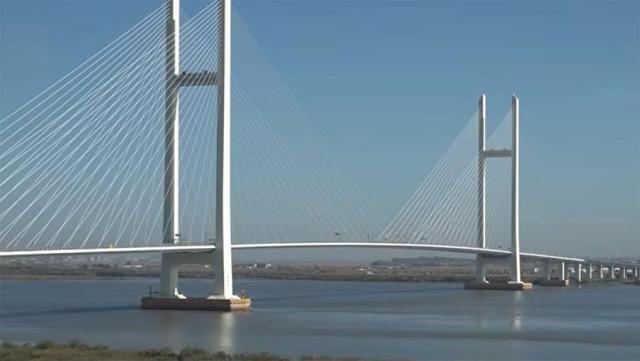 New bridge linking North Korea and China opens at last to boost trade