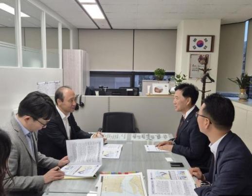 이정학 동해시장, 해수부 찾아 동해신항 4~7번 선석 국가재정사업 전환해 달라…항만배후단지 신규 반영도 건의