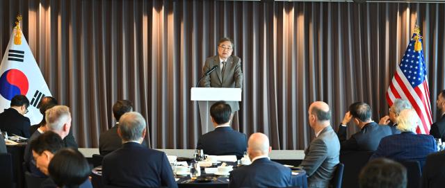 조현 외교부 장관은 15일 제36차 한미 재계회의Korea-US Business Council 총회 오찬에 참석 기조연설을 통해 경제 기술 안보를 아우르는 ‘대체불가 한미동맹’을 더욱 발전시켜 나가겠다는 우리 정부의 의지를 강조했다 사진외교부