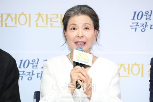 [포토] 인사말 하는 차미경 (여전히 찬란하게 기자간담회)