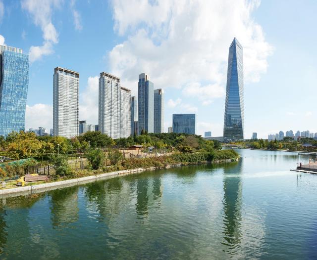 Songdo Central Park in Incheon west of Seoul The World Bank Group opened its Global Digital Knowledge Center in Songdo in December 2025 to support digital transformation and economic development in developing countries Courtesy of the Incheon Tourism Organization 