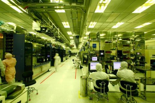 UPDATE: Chip boom lifts Koreas factory jobs after 26-month slide