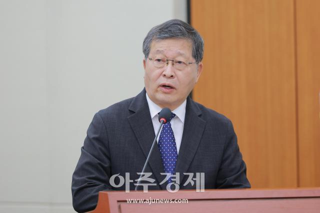 박수근 중앙노동위원회 위원장이 16일 서울 여의도 국회에서 열린 기후에너지환경노동위원회 국정감사에서 기관 업무보고를 하고 있다 20261016사진유대길 기자 dbeorlf123ajunewscom