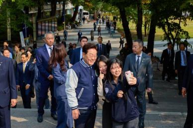 李在明出席中央大学建校110周年纪念活动