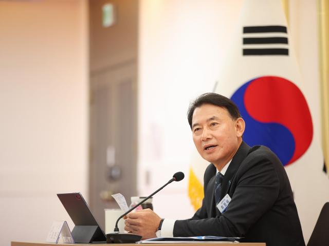 최현덕 시장이 16일 시청 여유당에서 시민 중심의 생활권 도시정책인 ‘내 집 앞 10분 생활권’의 추진방향을 구체화하기 위한 보고회를 진행하고 있다 사진남양주시