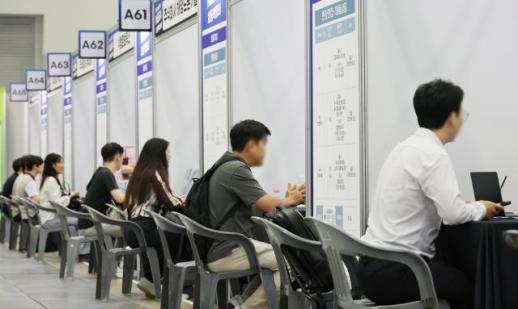 韩国9月就业人数增加11.3万人 制造业时隔两年多恢复增长