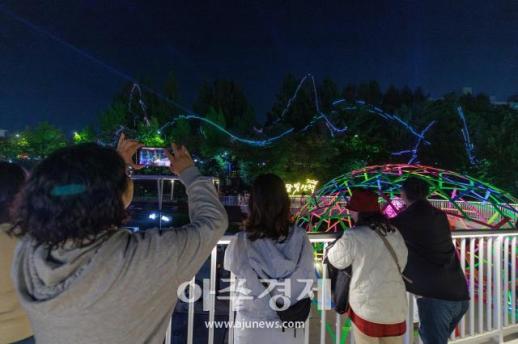 [포토] 2026 노원달빛산책 즐기는 시민들