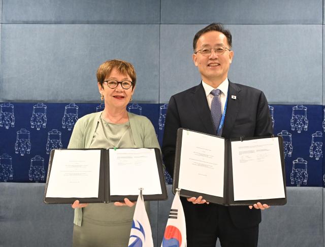 李亨日副总理强调韩国经济增长与财政稳定，扩大与MDB和AI的合作