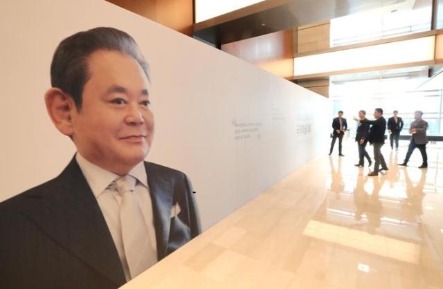 故李健熙前会长六周年追悼…三星家族举行追悼仪式和音乐会