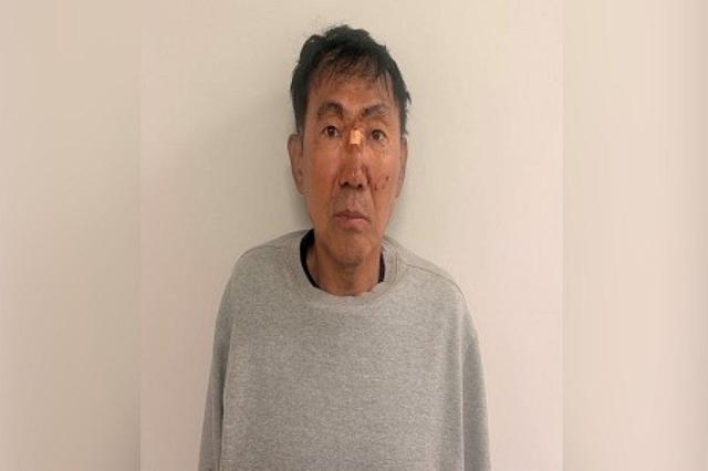 Policía confisca cuchillo de cocina durante protesta de Choi Chung-rak, pero se lo devuelve al finalizar la manifestación