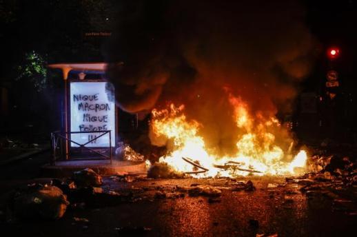 마크롱 어떤 이유로도 폭력 정당화 못 해…시위 자제 촉구