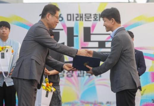 용호성 전 차관, AI 국악 크로스오버 공모전서 우수상…재즈 우승 석 달 만