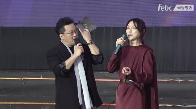 배우 공형진이 뮤지컬배우 차지연에게 무례한 언행을 했다는 논란에 휩싸였다 사진유튜브 채널 극동방송 영상 캡처