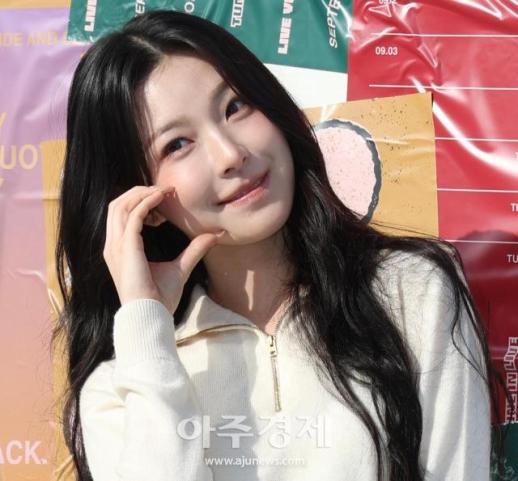[포토] 백지헌, 귀여운 볼 하트