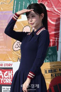 [포토] 이채영, 햇살도 가리지 못 한 미모