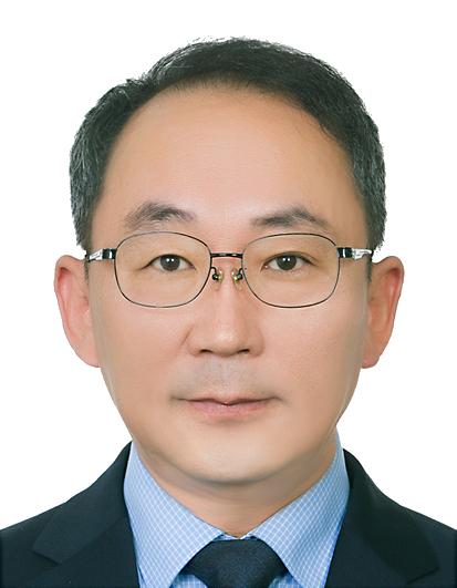 El viceministro Park Dong-il: «El crecimiento debe estar en el centro de todas las políticas... hay que encontrar el 1 cm oculto de la política»
