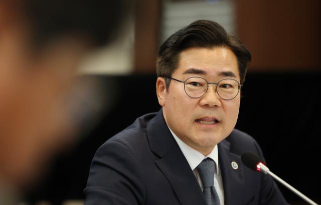 박찬대 대한민국시도지사협의회장이 19일 서울 중구 한국프레스센터에서 기자간담회를 하고 있다 사진연합뉴스