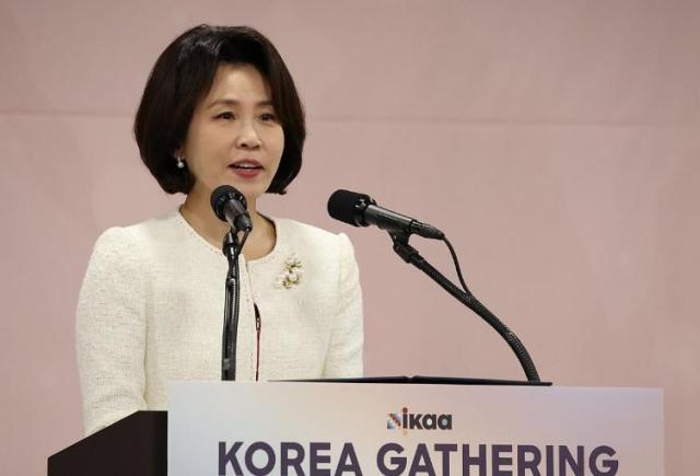 김혜경 여사가 19일 서울 코엑스에서 열린 세계한인입양인협회IKAA 한국대회 개회식에서 인사말을 하고 있다 사진청와대통신사진기자단