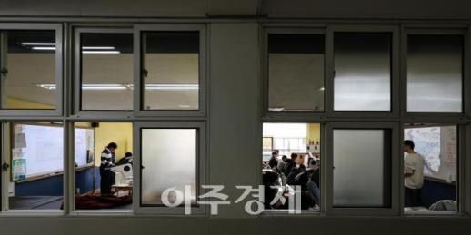 [광화문 갤러리] 아주 평범한, 여명학교의 하루