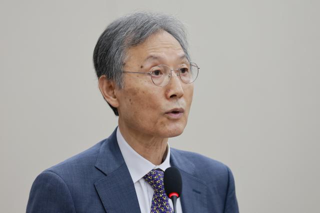 고광헌 방송미디어통신심의위원회 위원장이 지난달 8일 국회 과학기술정보방송통신위원회 전체회의에서 인사말과 업무 보고를 하고 있다 사진방송미디어통신심의위원회