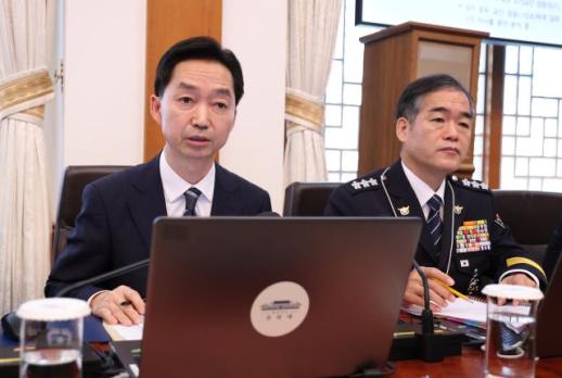 김지용, 李 주재 국무회의 처음 참석…검찰 개혁 완수