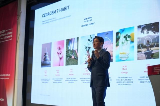 Ceragem founder turns CEO into family 