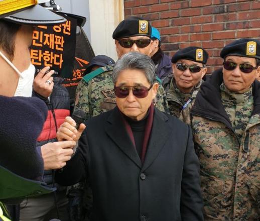 5·18 북한군 개입설 유포한 보수논객지만원…경찰, 구속영장 신청