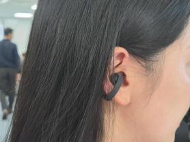 Loose fit, firm grip: Hands on Samsungs first clip-on Galaxy earbuds