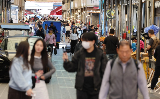 韩国传统市场引入"AI旅游管家" 导航翻译一站搞定