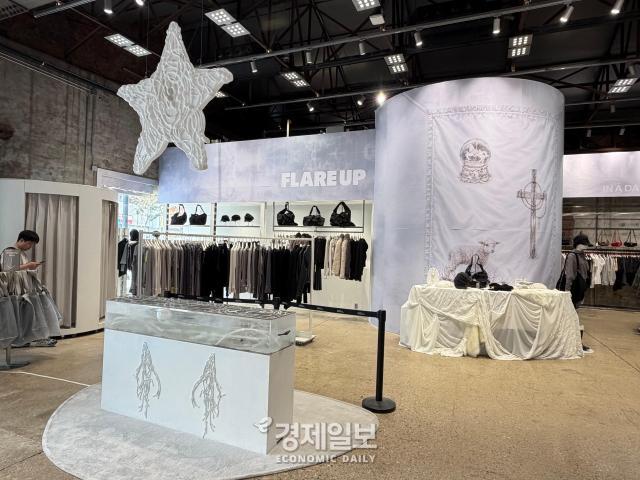 20일 서울 성동구 무신사 스토어 성수에서 열리고 있는 조조타운 팝업스토어 매장 내부 모습 사진정보운 기자