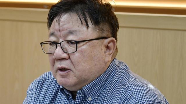 وفاة الناقد الموسيقي الكوري كانغ هيون عن عمر 64 سنة بعد رحلة حياة مليئة بالإبداع
