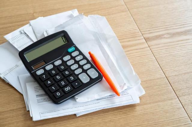 تحذيرات من اختلالات سلسلة إمدادات الغاز الطبيعي المسال..الأسر الفقيرة تخشى فواتير التدفئة مع ارتفاع تكاليف الطاقة