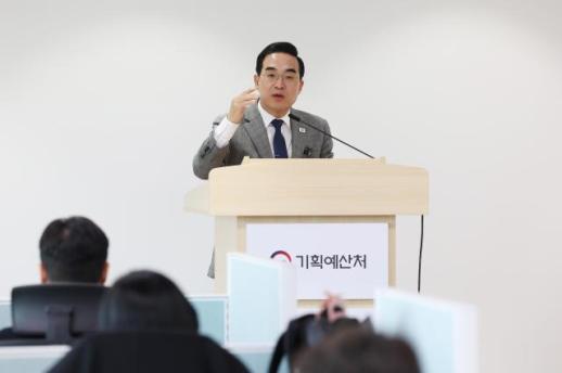 박홍근 소방 재원 보완 필요성 공감…미래대응기금, 법치주의 부합