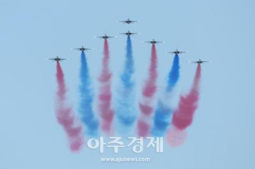 [포토] 사천에어쇼 D-1, 블랙이글스의 화려한 비행