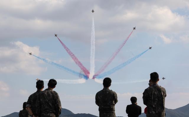 Sacheon Airshow opens with Black Eagles