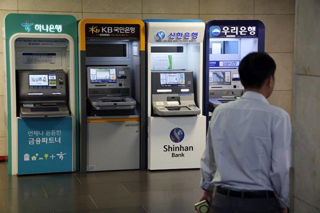 AI 해킹 잇따르는데… 금융권 보안책임자 10명 중 3명은 겸직